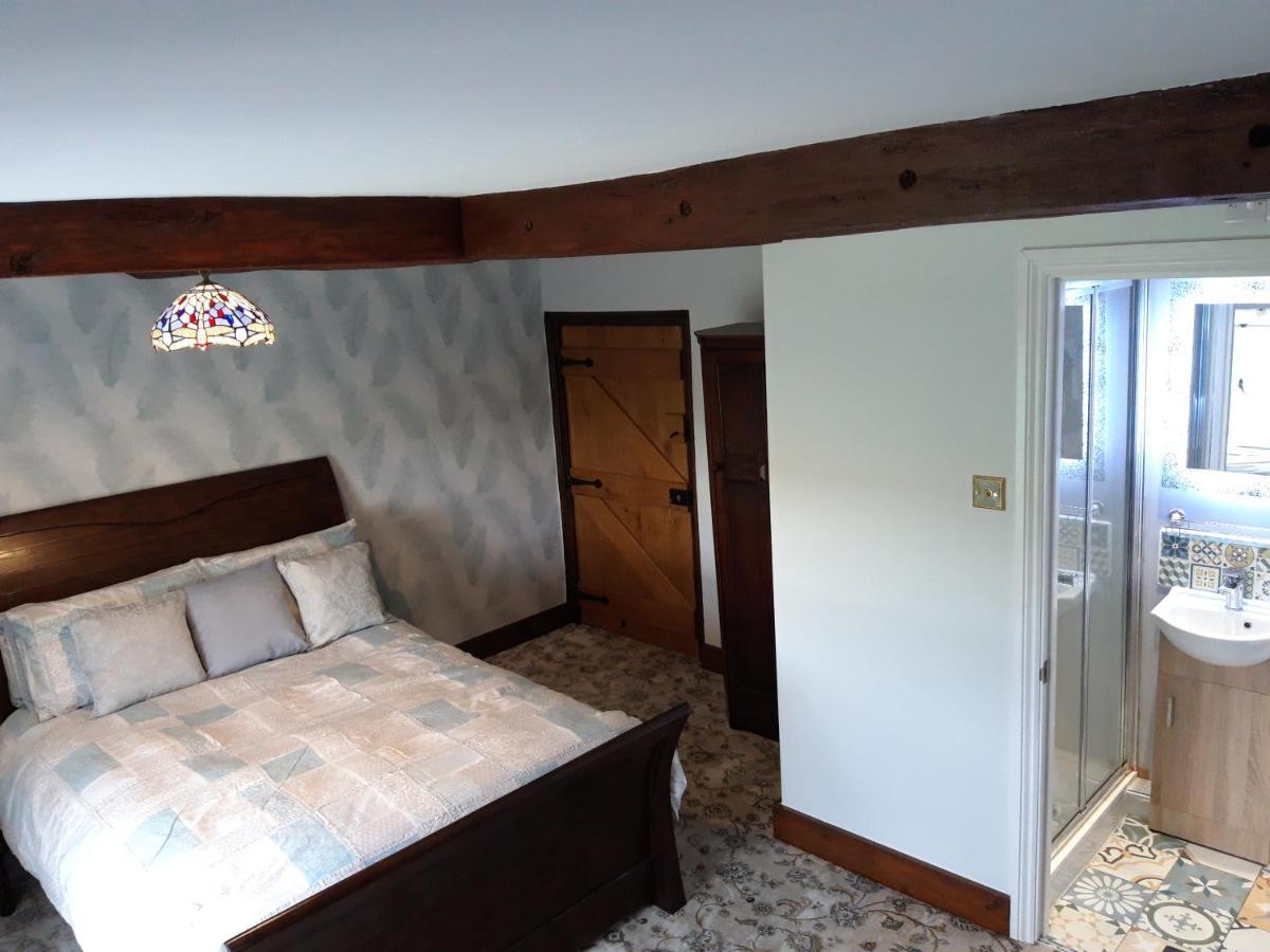 Upper Eyton Farmhouse B&B Alberbury Bagian luar foto