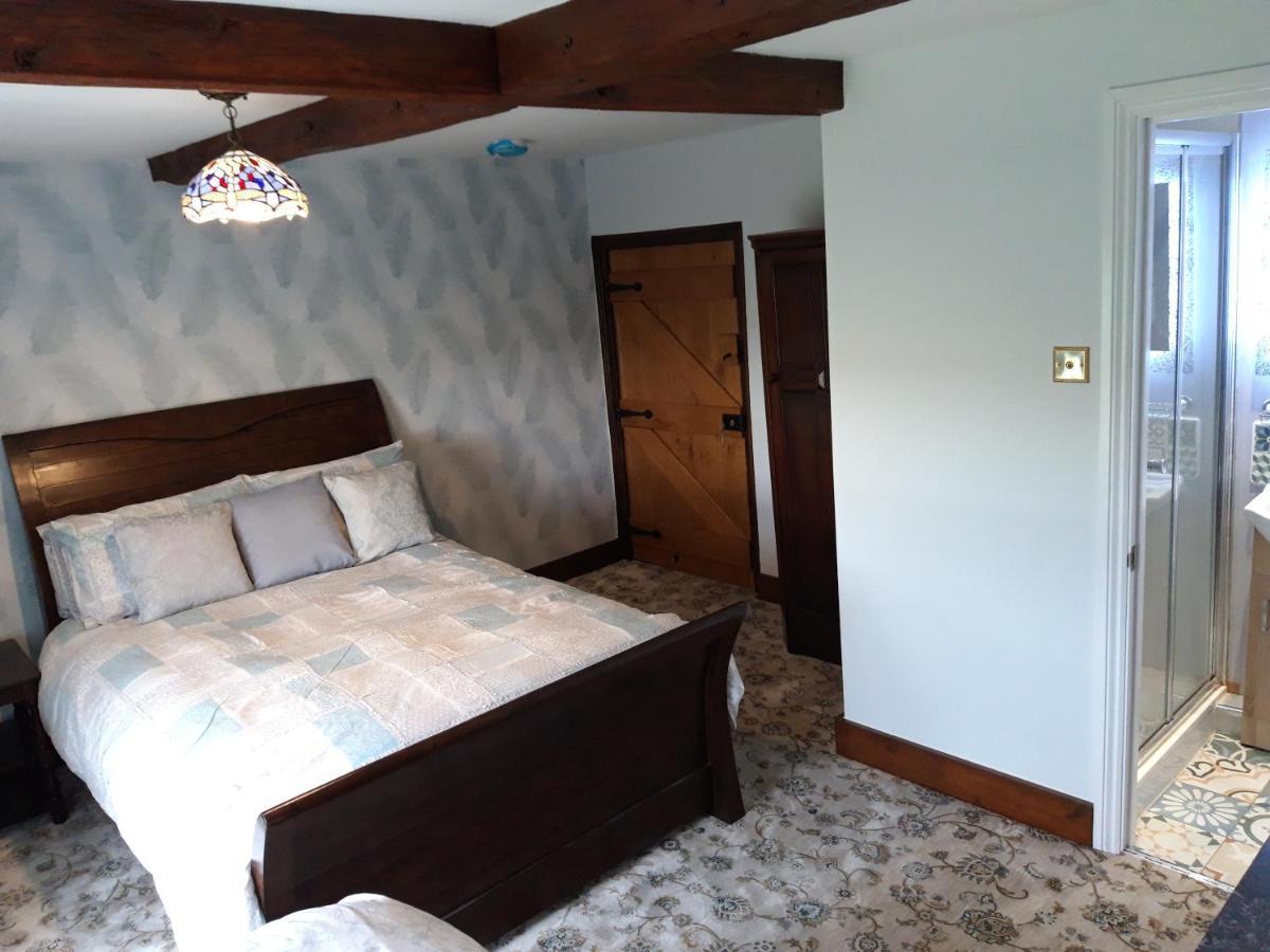 Upper Eyton Farmhouse B&B Alberbury Bagian luar foto