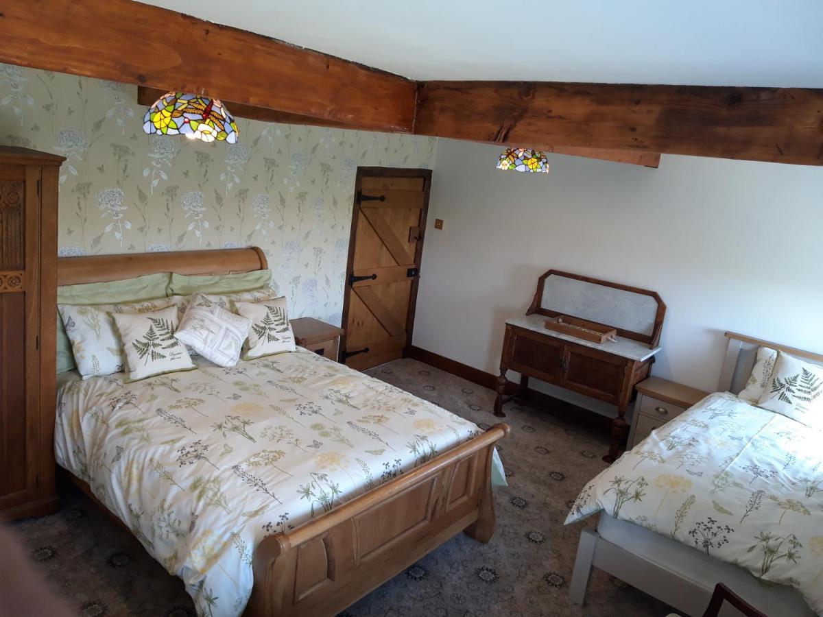 Upper Eyton Farmhouse B&B Alberbury Bagian luar foto