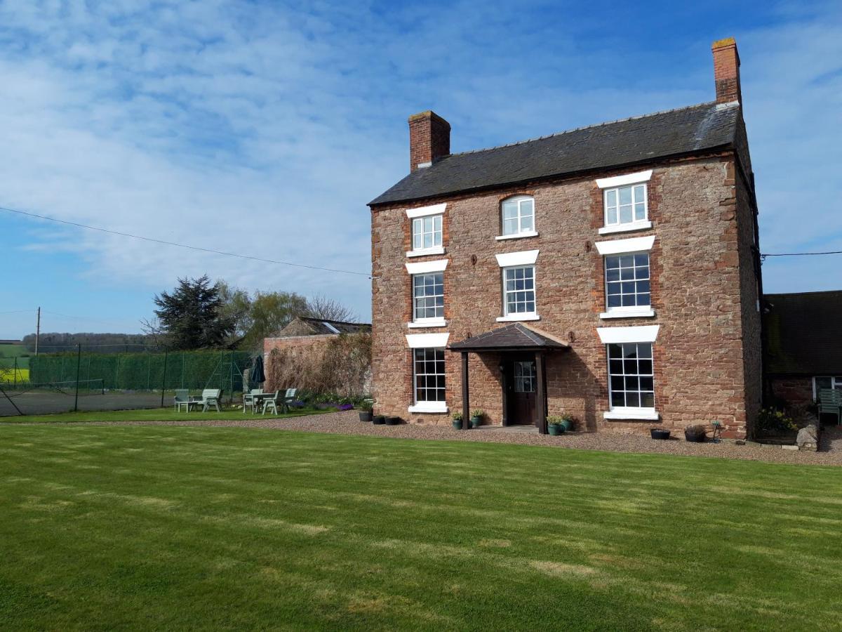 Upper Eyton Farmhouse B&B Alberbury Bagian luar foto