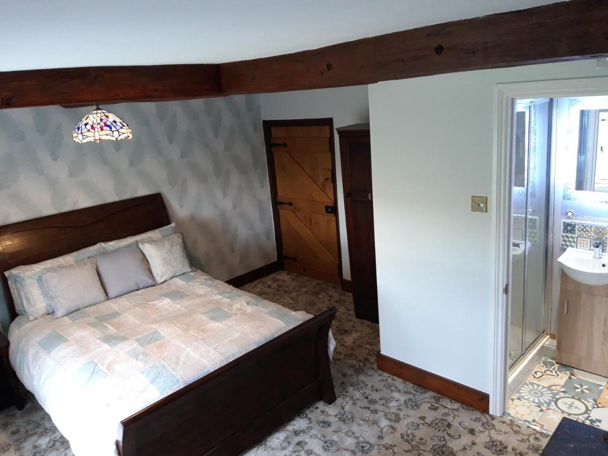 Upper Eyton Farmhouse B&B Alberbury Bagian luar foto