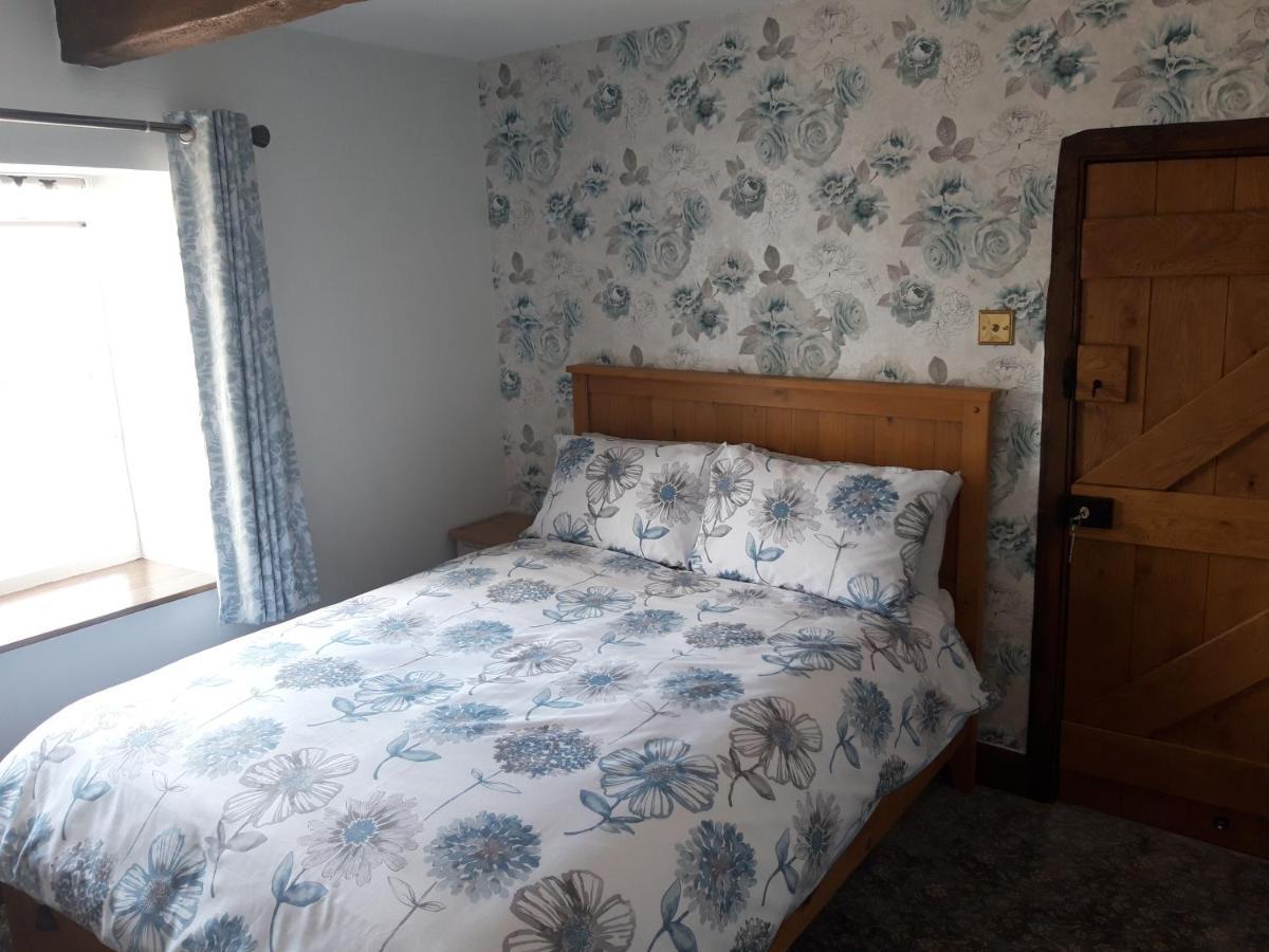 Upper Eyton Farmhouse B&B Alberbury Bagian luar foto