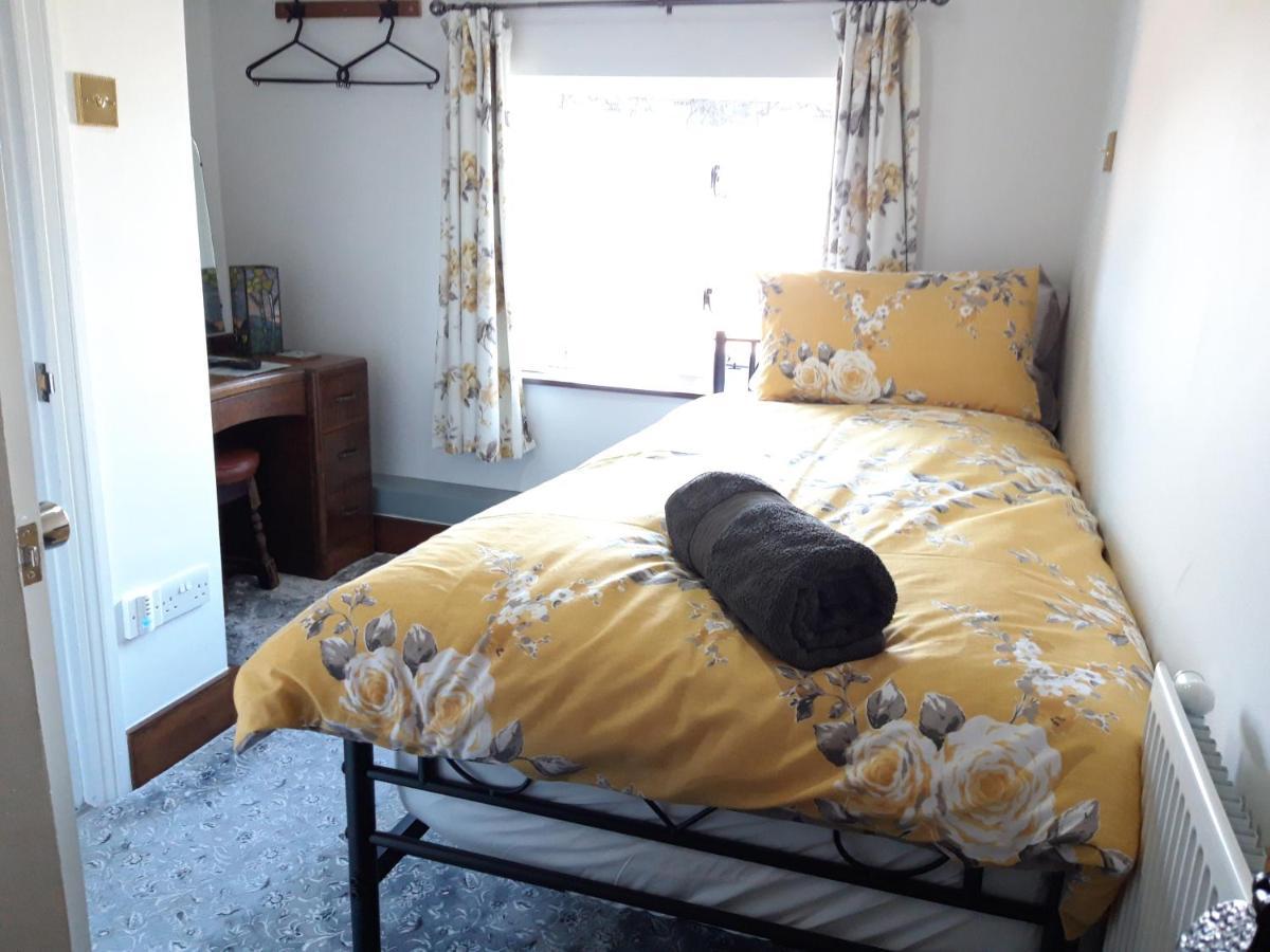 Upper Eyton Farmhouse B&B Alberbury Bagian luar foto