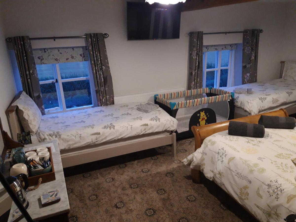 Upper Eyton Farmhouse B&B Alberbury Bagian luar foto