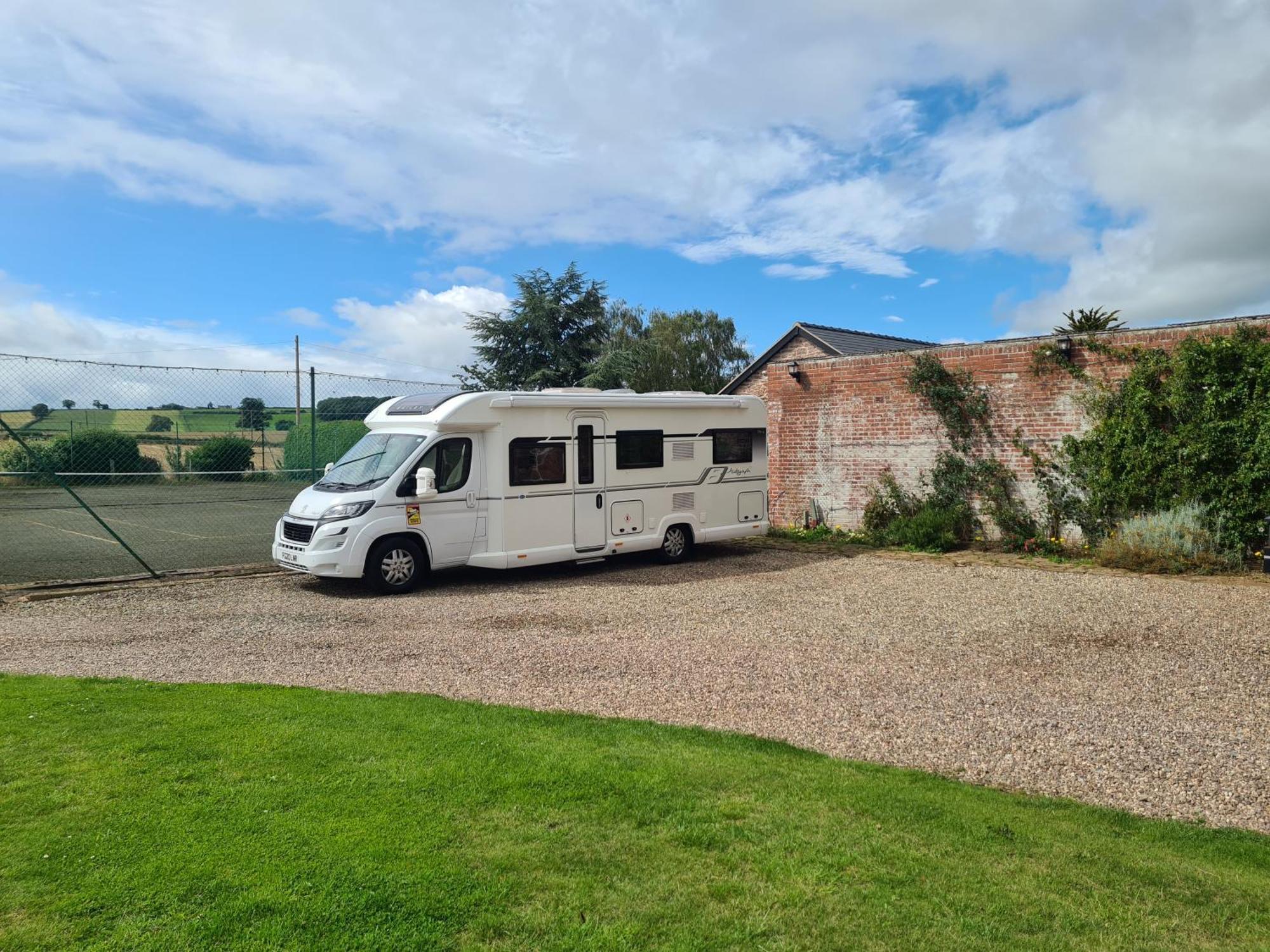 Upper Eyton Farmhouse B&B Alberbury Bagian luar foto
