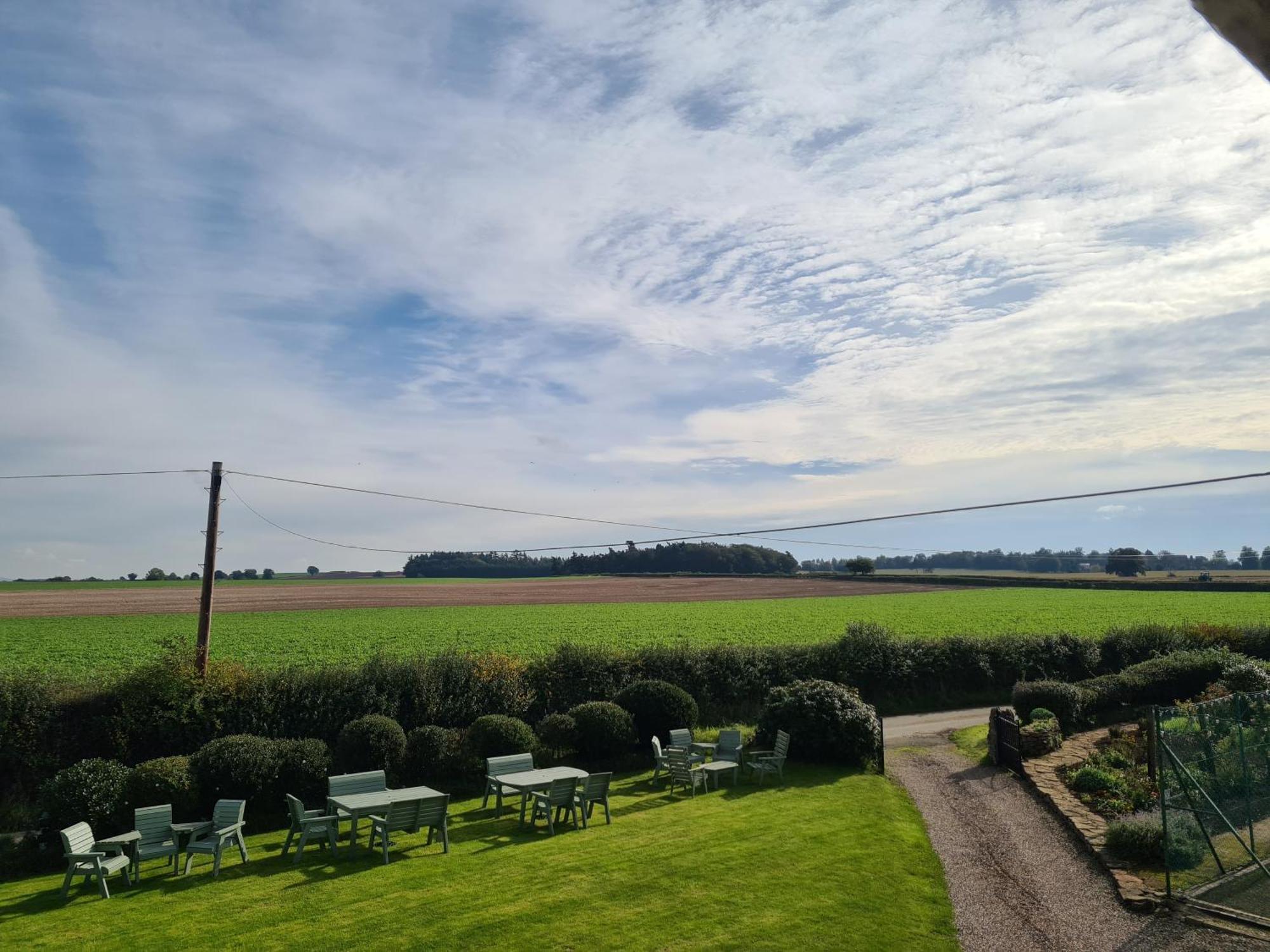 Upper Eyton Farmhouse B&B Alberbury Bagian luar foto
