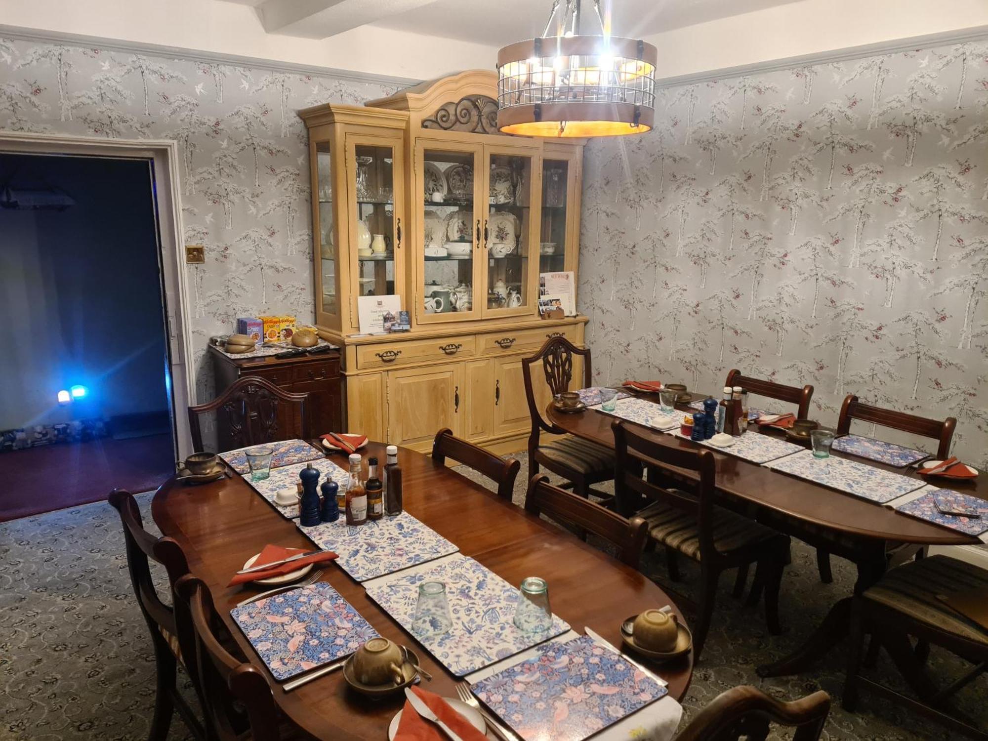 Upper Eyton Farmhouse B&B Alberbury Bagian luar foto